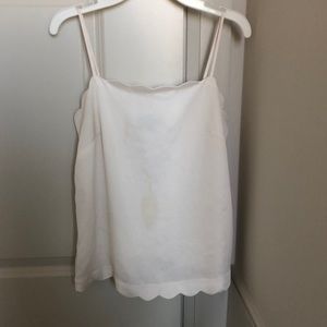 BANANA REPUBLIC WHITE SCALLOP TANK